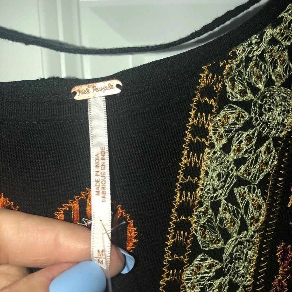 ✨ NWOT Free People Ruffled Boho Embroidered Top - Picture 3 of 7